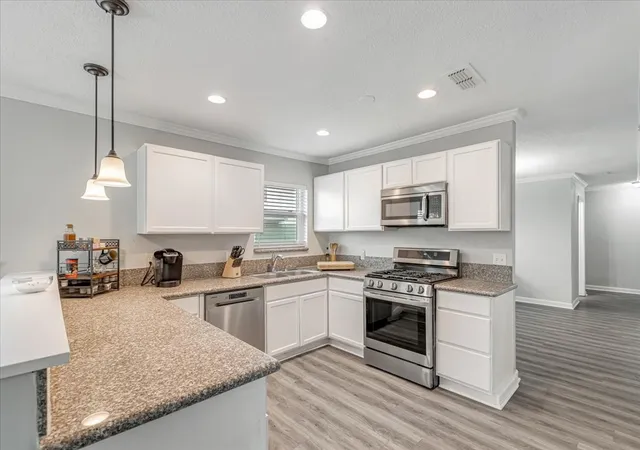 Photo 1 of Single family home for sale at 713 Bailey St, Denton, TX 76205 | MLS# 21227383 | Listing updated on 2026-08-21
