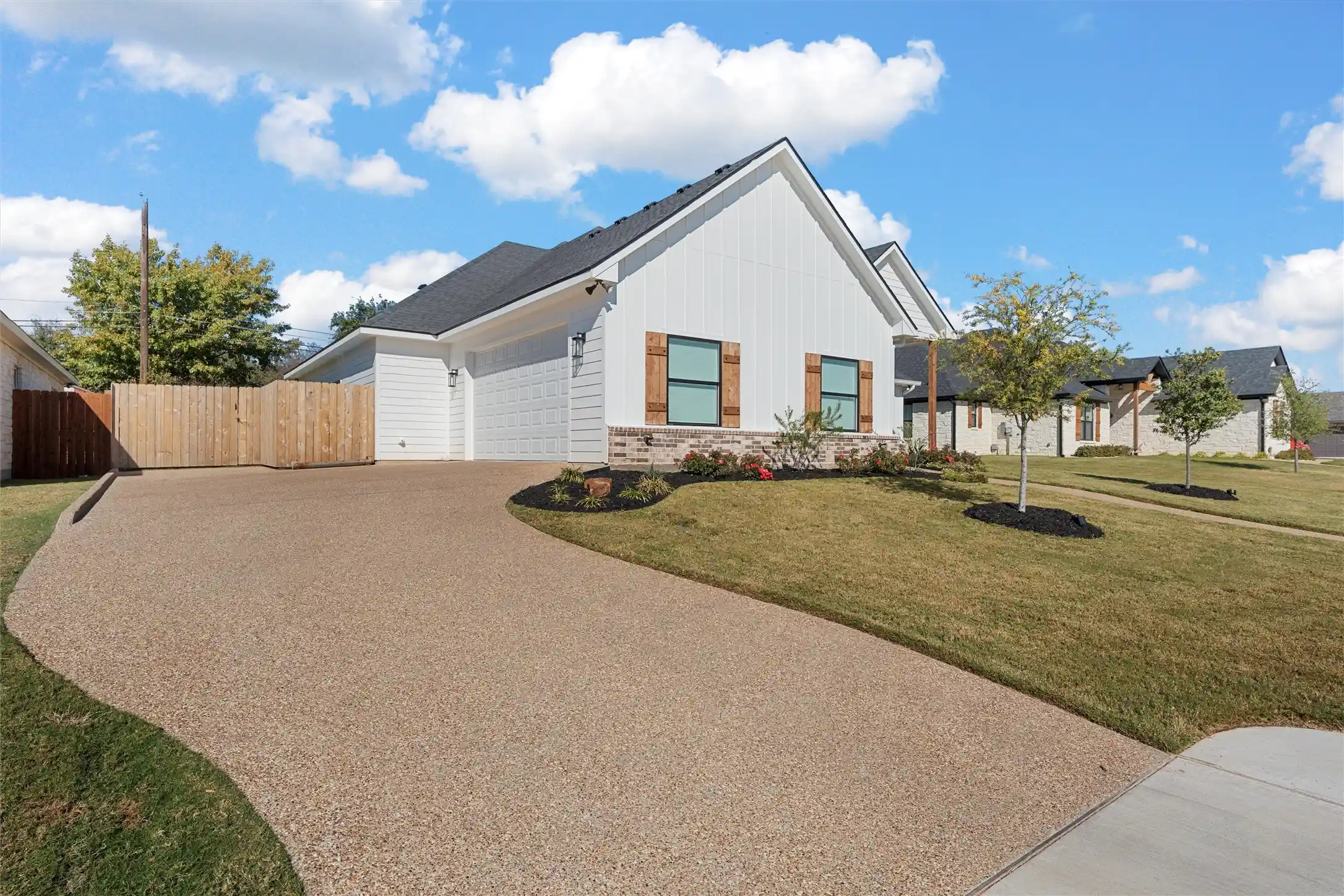 Single family home for sale at 905 Day Star Dr, Hewitt, TX 76643 | MLS# 21230922