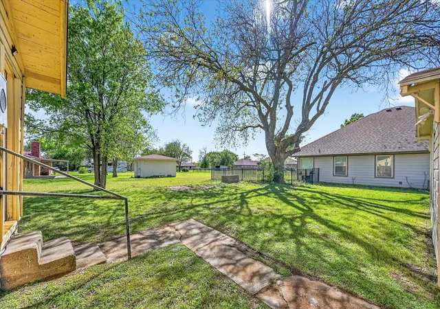 Homes for sale in Pilot Point, TX | 800 S Jefferson St, Pilot Point, TX 76258 | MLS# 21211537