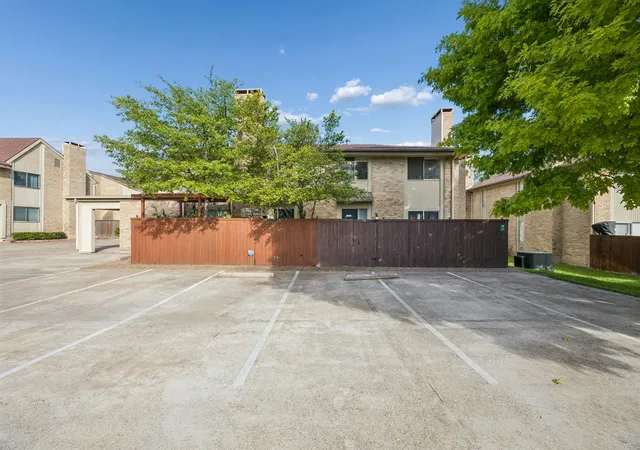 Homes for sale in Richardson, TX | 2614 Custer Parkway, Richardson, TX 75080 | Houzeo