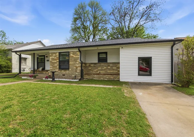 Photo 2 of Single family home for sale at 4324 Lambeth Ln, Fort Worth, TX 76103 | MLS# 21229741 | Listing updated on 2026-08-20