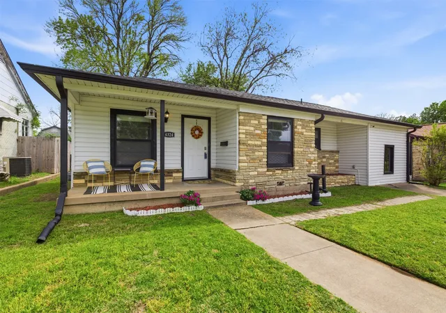 4th image of 4324 Lambeth Ln, Fort Worth, TX 76103 | MLS# 21229741