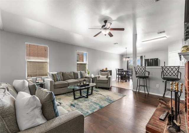 Photo 4 of Single family home for sale at 1225 Glencoe Dr, Glenn Heights, TX 75154 | MLS# 21231069 | Listing updated on 2026-10-03