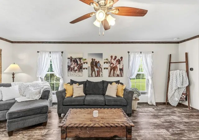 Photo 3 of Single family home for sale at 151 Hilltop Ln, Emory, TX 75440 | MLS# 21231125 | Listing updated on 2026-09-22