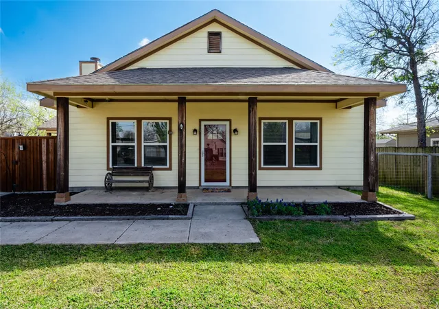 Photo 1 of Single family home for sale at 105 S 6th St, Celeste, TX 75423 | MLS# 21219356 | Listing updated on 2026-07-12
