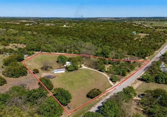 Photo 1 of Single family home for sale at 8216 Cleburne Hwy, Granbury, TX 76049 | MLS# 21231299 | Listing updated on 2026-09-27