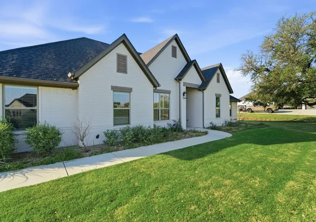 Homes for sale in Poolville, TX | 1016 Paradise Pkwy, Poolville, TX 76487 | MLS# 21227264