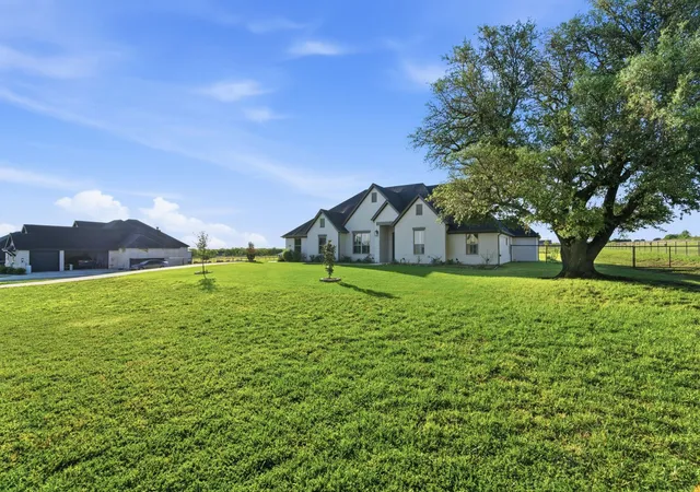 Homes for sale in Poolville, TX | 1016 Paradise Pkwy, Poolville, TX 76487 | MLS# 21227264