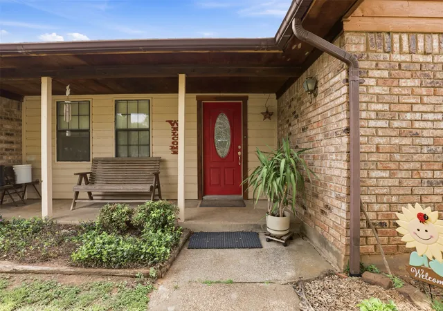 Photo 3 of Single family home for sale at 8076 County Road 1202, Cleburne, TX 76031 | MLS# 21230573 | Listing updated on 2026-08-21