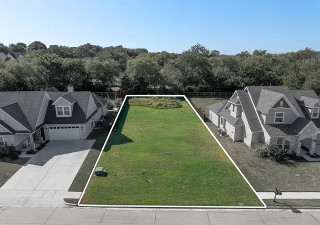 2nd image of 208 Village Wy, Argyle, TX 76226 | MLS# 21231445