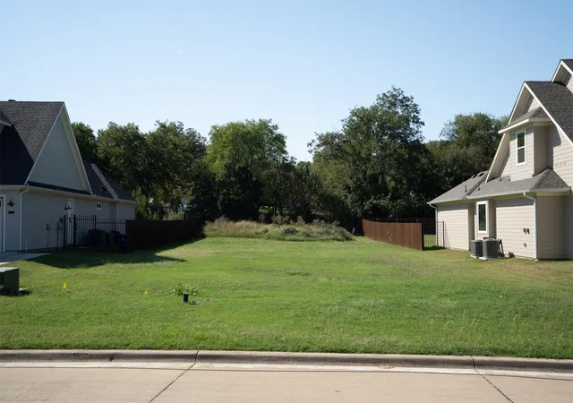 3rd image of 208 Village Wy, Argyle, TX 76226 | MLS# 21231445