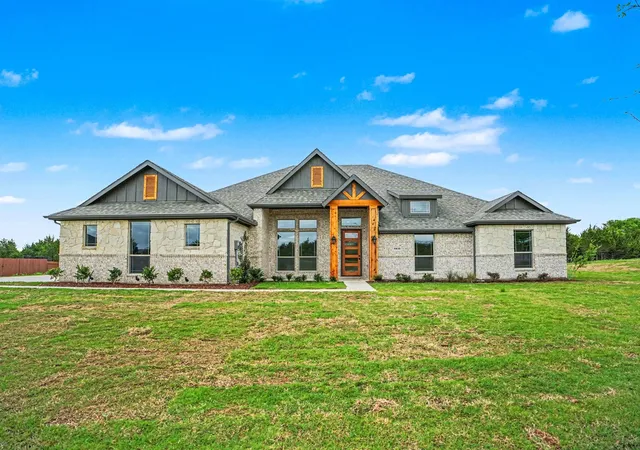 Photo 3 of Single family home for sale at 6830 Southrock Rd, Midlothian, TX 76065 | MLS# 21231766 | Listing updated on 2026-09-26