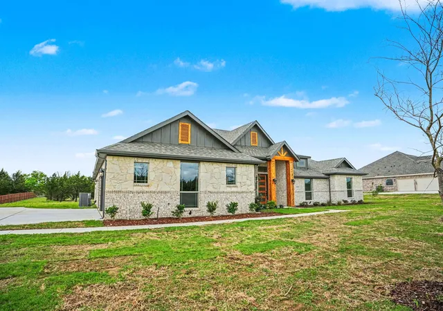 Photo 3 of Single family home for sale at 6830 Southrock Rd, Midlothian, TX 76065 | MLS# 21231766 | Listing updated on 2026-09-26