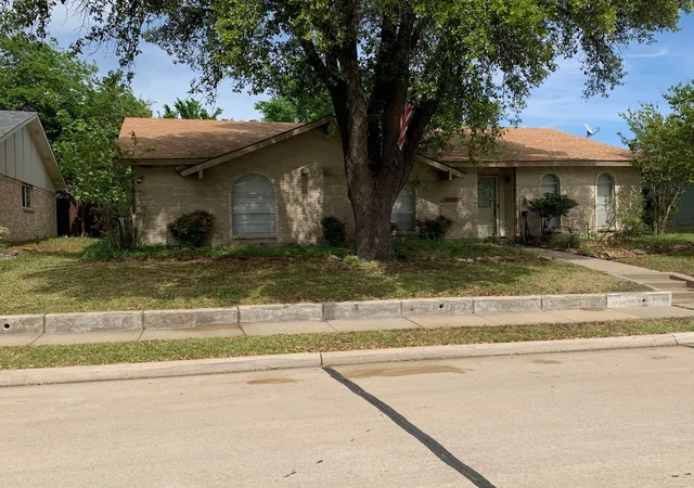 Photo 1 of Sale Pending at 6001 Redwood Ln, Rowlett, TX 75089 | MLS# 21230435 | Listing updated on 2026-07-23