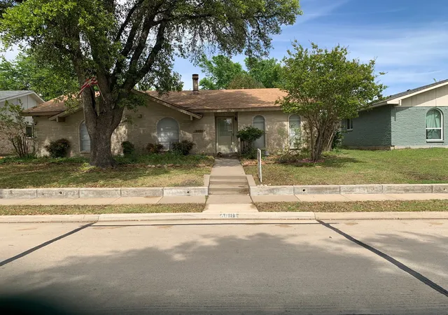 Photo 2 of Sale Pending at 6001 Redwood Ln, Rowlett, TX 75089 | MLS# 21230435 | Listing updated on 2026-07-23