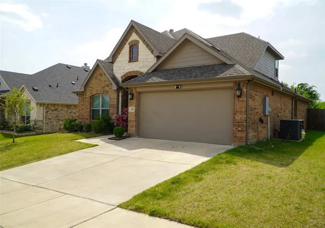 Photo 3 of Single family home for sale at 428 Molly Ln, Keene, TX 76059 | MLS# 21231812 | Listing updated on 2026-08-27