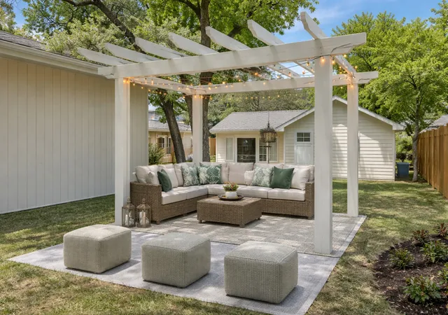 Photo 4 of Sale Pending at 1918 Elmwood Blvd, Dallas, TX 75224 | MLS# 21226429 | Listing updated on 2026-07-19