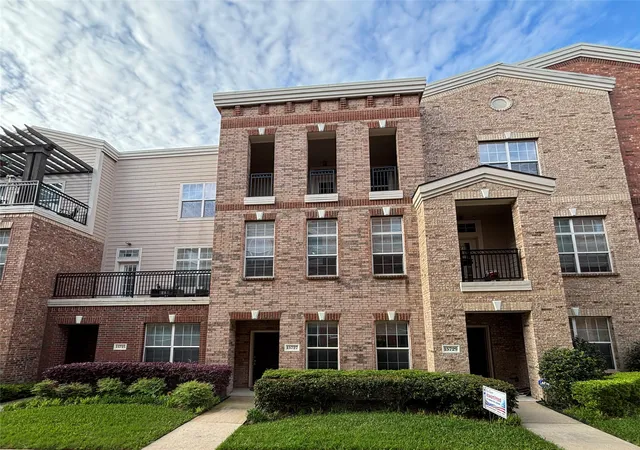 Photo 1 of Townhouse for sale at 15727 Seabolt Pl, Addison, TX 75001 | MLS# 21231929 | Listing updated on 2026-08-18