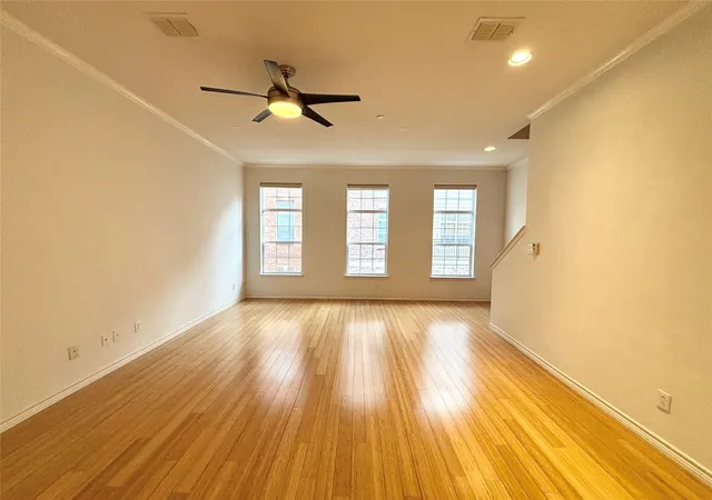 Photo 3 of Townhouse for sale at 15727 Seabolt Pl, Addison, TX 75001 | MLS# 21231929 | Listing updated on 2026-08-18