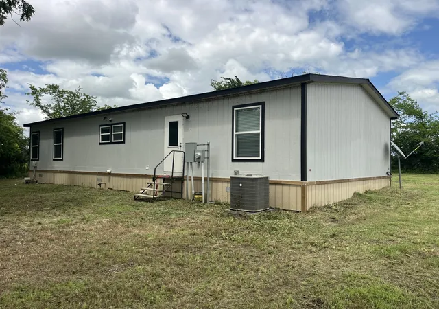 Photo 3 of Manufactured home for sale at 440 Fm 44, Annona, TX 75550 | MLS# 21230584 | Listing updated on 2026-10-05