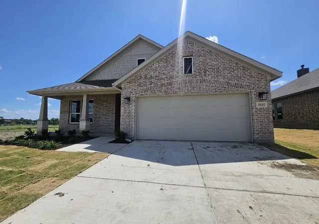 Homes for sale in Ennis, TX | 3005 Leopard Ln, Ennis, TX 75119 | MLS# 21231959