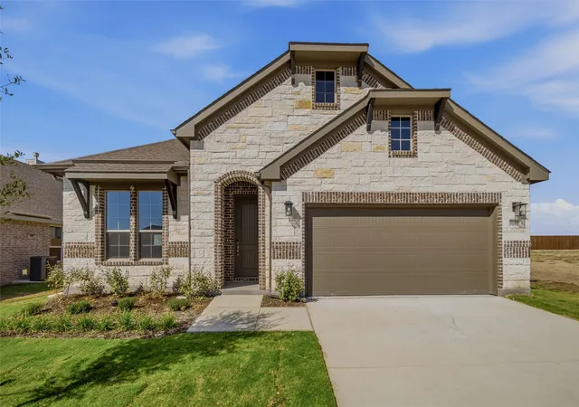 Photo 2 of Single family home for sale at 3007 Leopard Ln, Ennis, TX 75119 | MLS# 21231967 | Listing updated on 2026-09-27