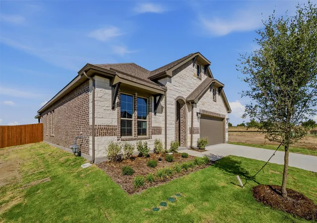 Photo 3 of Single family home for sale at 3007 Leopard Ln, Ennis, TX 75119 | MLS# 21231967 | Listing updated on 2026-09-27