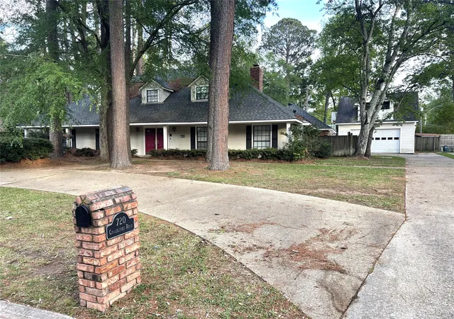 Photo 1 of Sale Pending at 720 Coachlight Rd, Shreveport, LA 71106 | MLS# 21222676 | Listing updated on 2026-07-26
