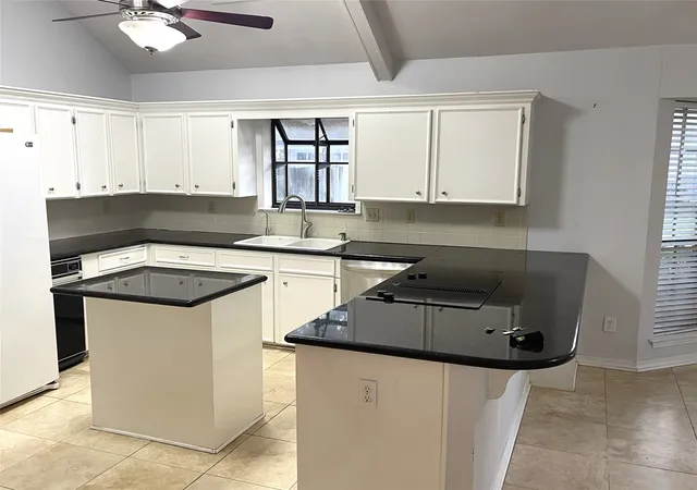Photo 4 of Sale Pending at 720 Coachlight Rd, Shreveport, LA 71106 | MLS# 21222676 | Listing updated on 2026-07-26