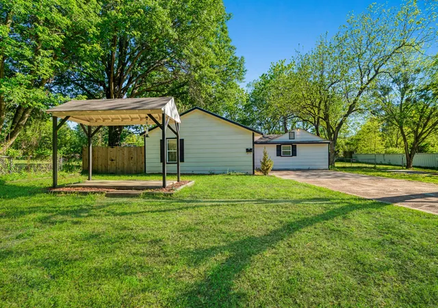 Photo 2 of Single family home for sale at 2617 Graham St, Paris, TX 75460 | MLS# 21232044 | Listing updated on 2026-08-18