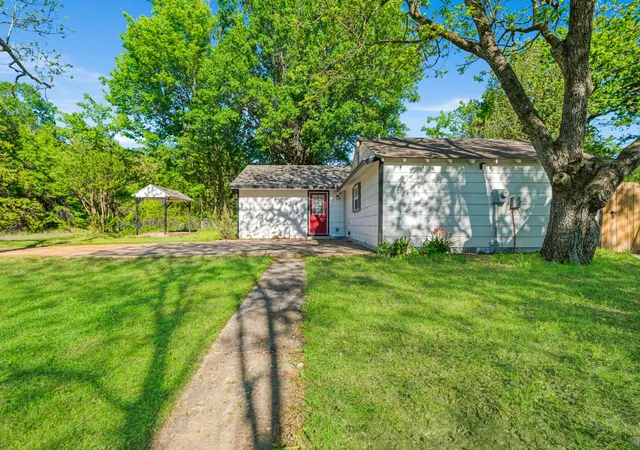 Photo 3 of Single family home for sale at 2617 Graham St, Paris, TX 75460 | MLS# 21232044 | Listing updated on 2026-08-18