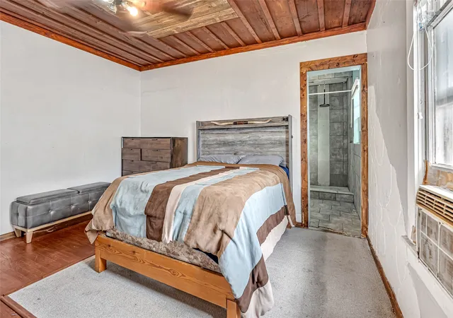 Photo 3 of Single family home for sale at 2218 Lincoln Avenue, Fort Worth, TX 76164 | MLS# 21232073 | Listing updated on 2026-07-24