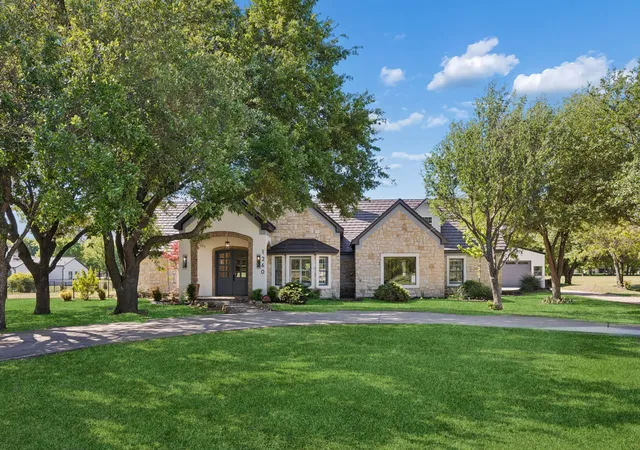 Homes for sale in Fairview, TX | 1260 Stacy Rd, Fairview, TX 75069 | MLS# 21228219