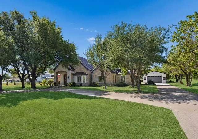Homes for sale in Fairview, TX | 1260 Stacy Rd, Fairview, TX 75069 | MLS# 21228219