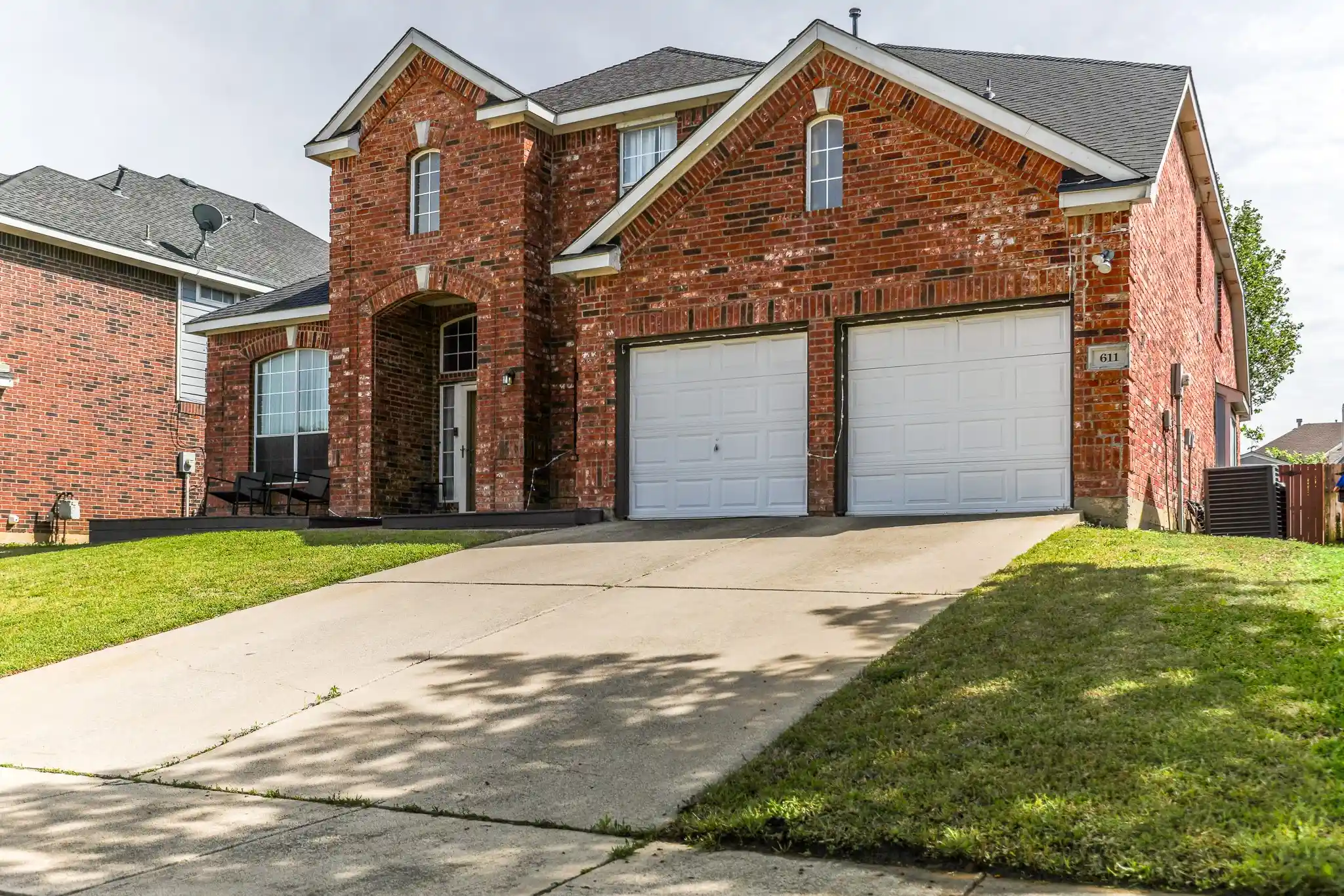 Photo 1 of Sale Pending at 611 Laura Ln, Grand Prairie, TX 75052 | MLS# 21232070 | Listing updated on 2026-10-17