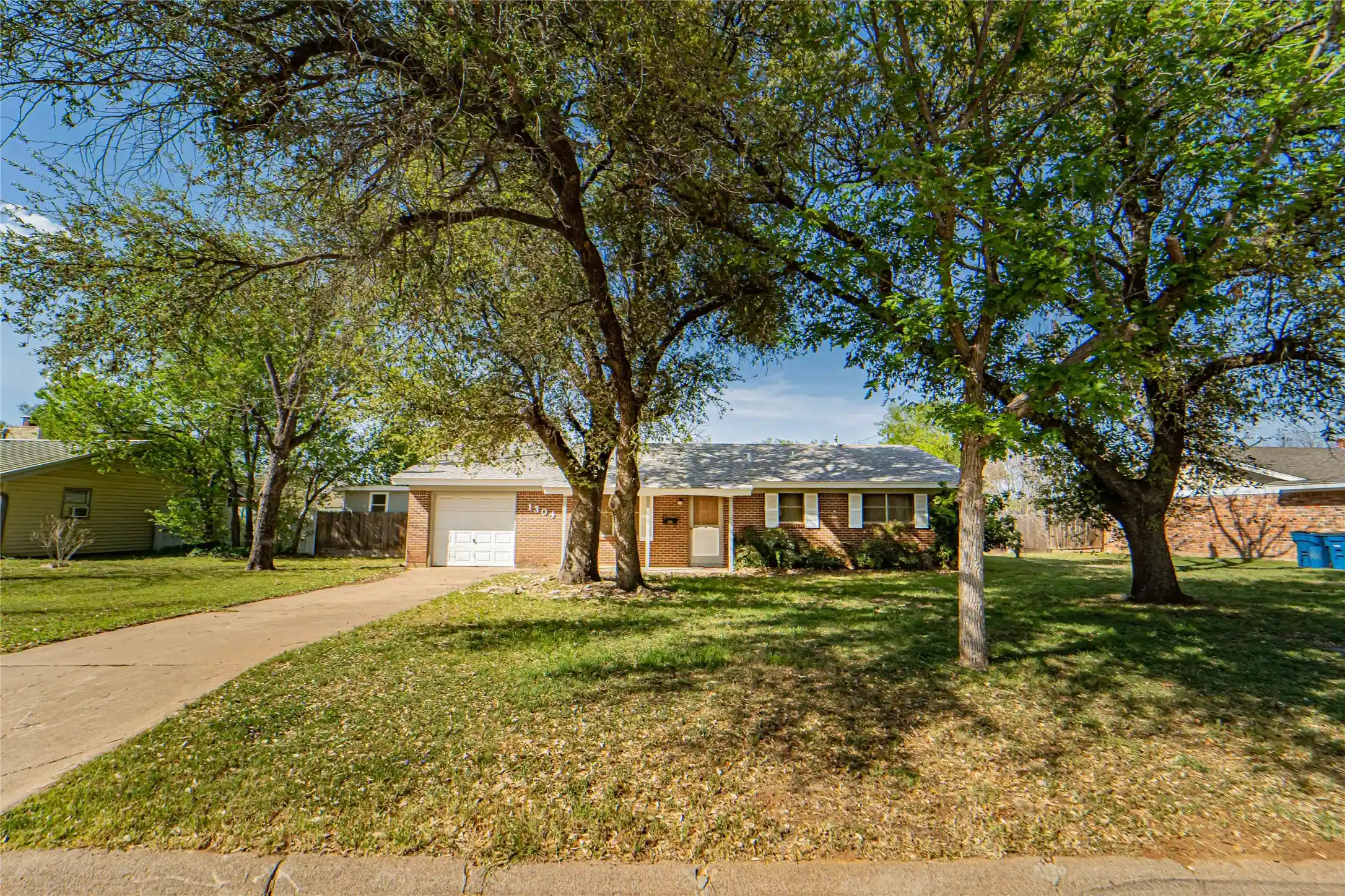Photo 1 of Single family home for sale at 1304 Sycamore St, Breckenridge, TX 76424 | MLS# 21227902 | Listing updated on 2026-10-13