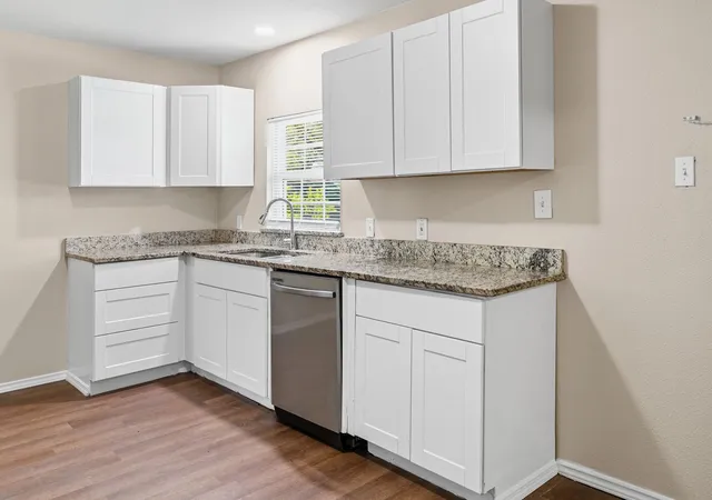 Photo 4 of Single family home for sale at 1704 Langford St, Greenville, TX 75401 | MLS# 21231320 | Listing updated on 2026-10-06
