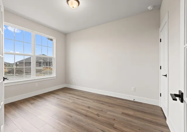 Photo 4 of Sale Pending at 215 Saddletree Dr, Nevada, TX 75173 | MLS# 21232332 | Listing updated on 2026-09-01