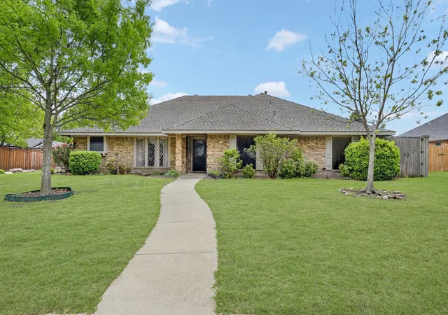 Homes for sale in Plano, TX | 4120 Merriman Dr, Plano, TX 75074 | MLS# 21231294