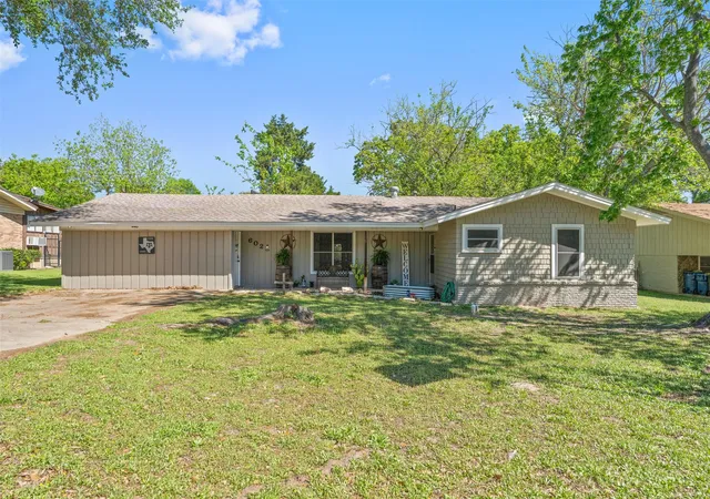 Single family home for sale at 602 Colonial Dr, Athens, TX 75751 | MLS# 21223888