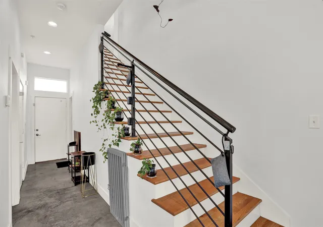 Photo 4 of Sale Pending at 107 N Merrill Ave, Duncanville, TX 75116 | MLS# 21232473 | Listing updated on 2026-08-31