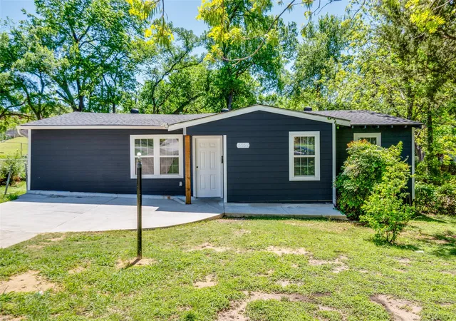 Photo 2 of Single family home for sale at 6352 Latta St, Dallas, TX 75227 | MLS# 21226894 | Listing updated on 2026-08-24