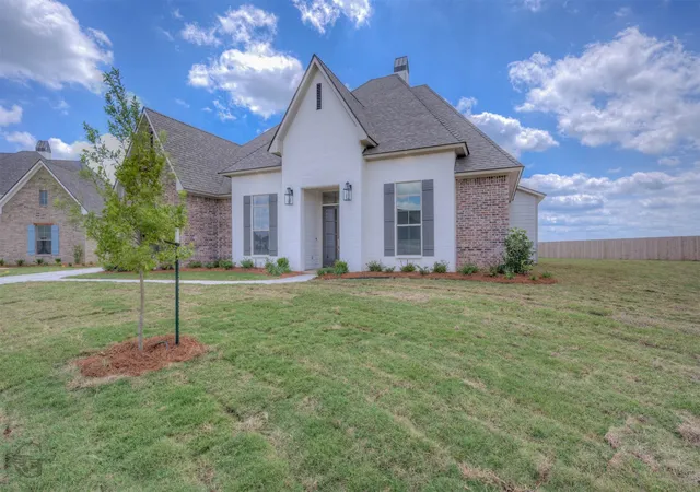 3rd image of 615 Danube Cir, Bossier City, LA 71111 | MLS# 21232618