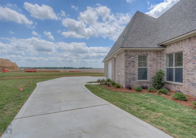 5th image of 615 Danube Cir, Bossier City, LA 71111 | MLS# 21232618