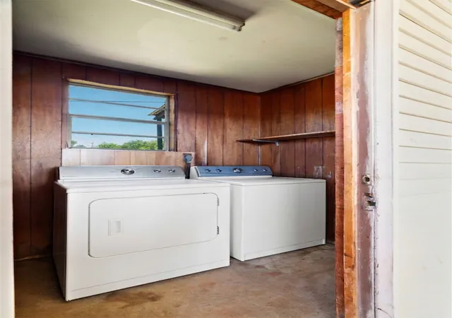 Homes for sale in Blossom, TX | 1530 W W Front St Street, Blossom, TX 75416 | Houzeo