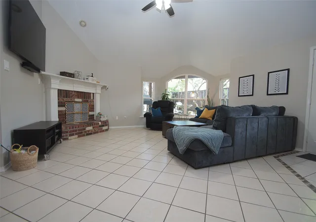 Photo 3 of Sale Pending at 3709 Marquette Dr, Denton, TX 76210 | MLS# 21232436 | Listing updated on 2026-08-04