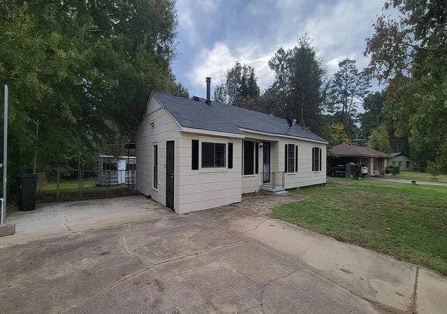 Photo 1 of Single family home for sale at 8921 Ferndale Ln, Shreveport, LA 71118 | MLS# 21228493 | Listing updated on 2026-07-11