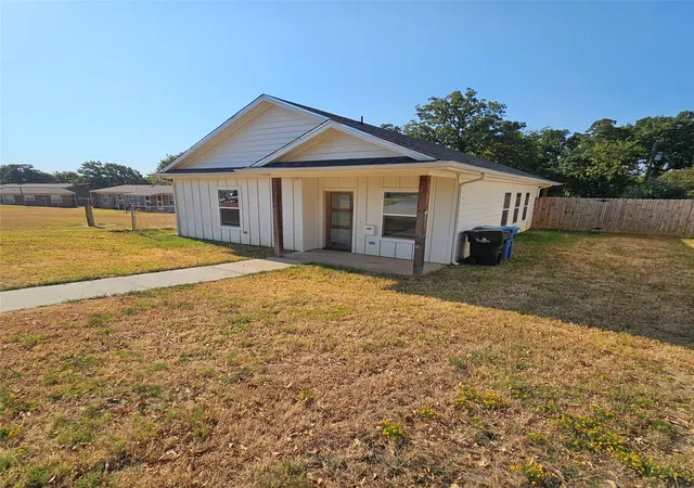 Photo 2 of Single family home for sale at 730 E Woodard St, Denison, TX 75021 | MLS# 21231071 | Listing updated on 2026-09-25