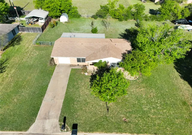 Homes for sale in Hamilton, TX | 512 S Williams St, Hamilton, TX 76531 | MLS# 21232947