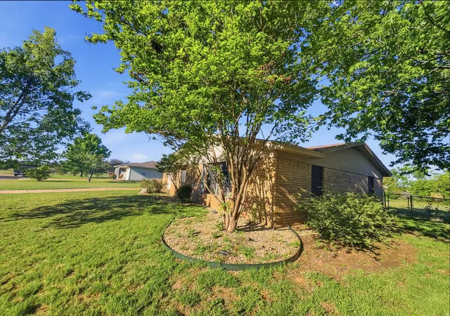Homes for sale in Hamilton, TX | 512 S Williams St, Hamilton, TX 76531 | MLS# 21232947